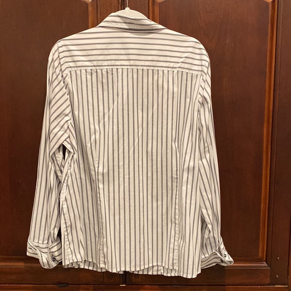 Lane Bryant Grey and fine blue striped button up women’s dress shirt, size 22/24 - Picture 3 of 4